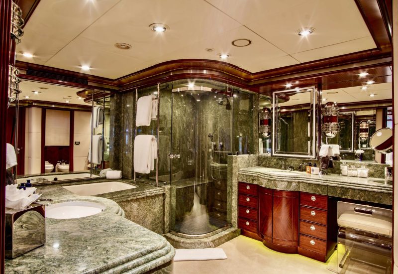 dker1masterbath2.rt1.DSC01984-Enhanced-NR copy 2