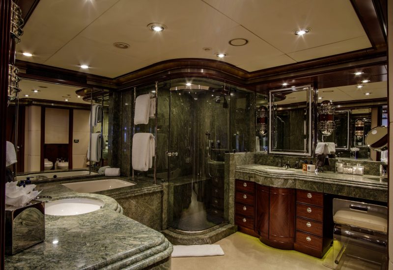 dker1masterbath2.rt1.DSC01984-Enhanced-NR copy 2